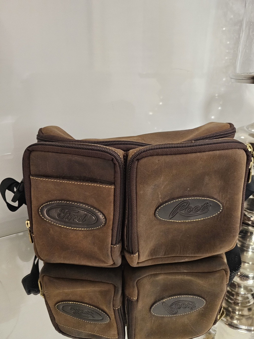 Vintage Roots Brown Leather Dual-Pocket Messenger Crossbody